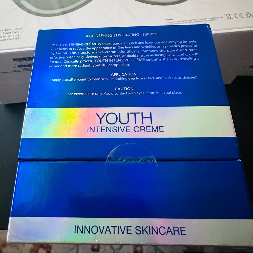 Is Clinical Youth Intensive Cream - Picture 3 of 11